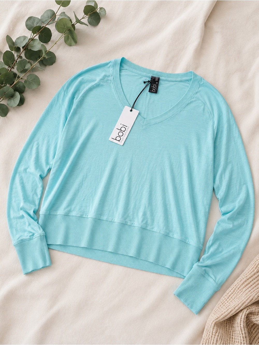 bobi Light Aqua V‑Neck Lightweight Pullover